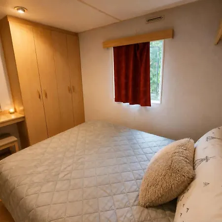 Mobil-home En Pleine Campagne Avec Piscine 卡斯特尔诺-德蒙特米尔