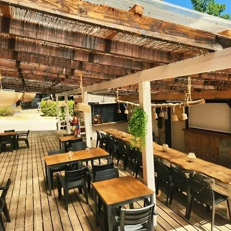 Mobil-home En Pleine Campagne Avec Piscine *